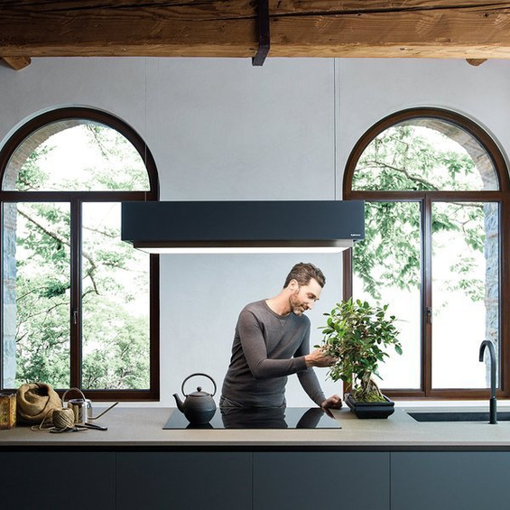 Okap sufitowy Falmec Levante Circle.Tech Isola 120 czarny 600 m³/h z pilotem